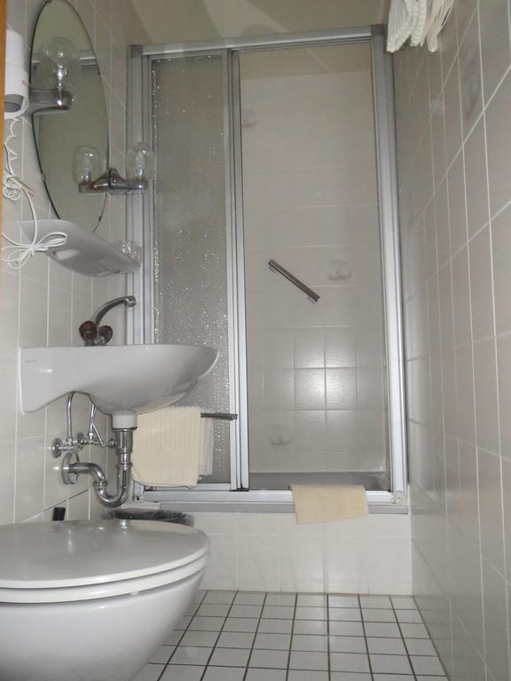 Hotel Und Gaestehaus Gute Quelle Κόχεμ Δωμάτιο φωτογραφία